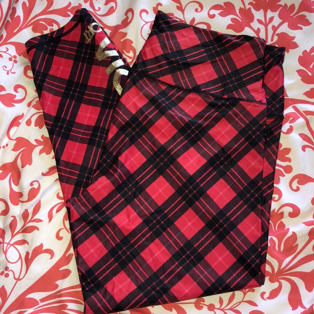 ❤️NWOT Victoria Secret Knockout Plaid Cropped❤️